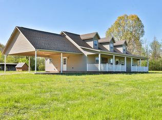 821 Cochran Rd, Greenfield, TN 38230