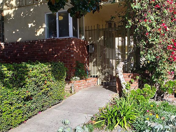 3rd image of 1922 Tamarind Ave APT 8