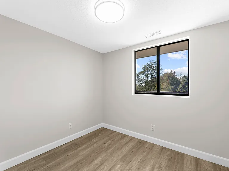 89 Riverview Dr — Photo 18