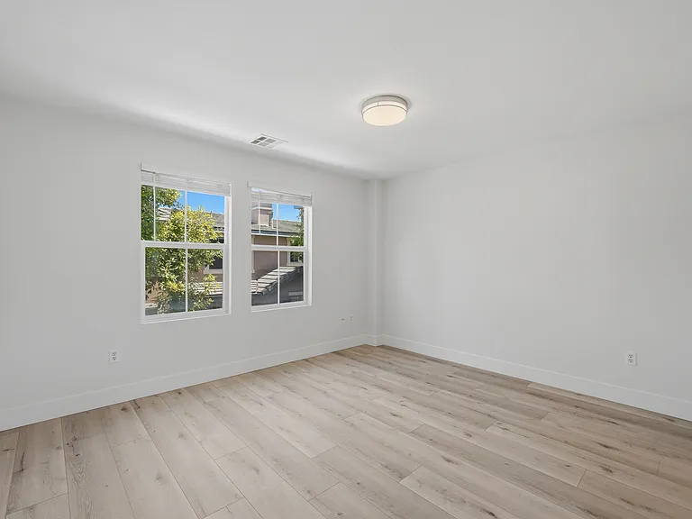 1645 Burr Oak Pl — Photo 14