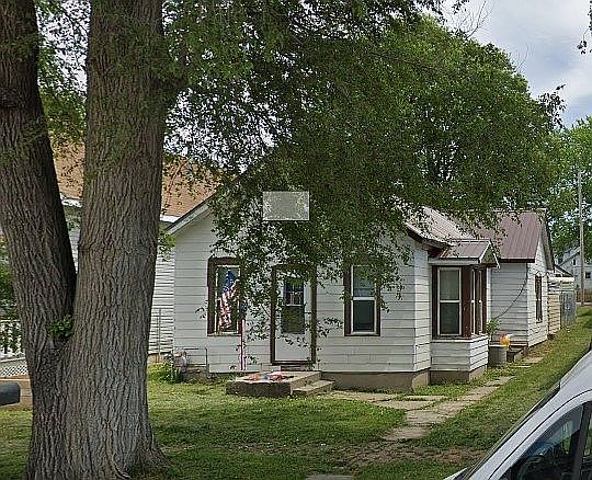 1st image of 208 N 2nd St