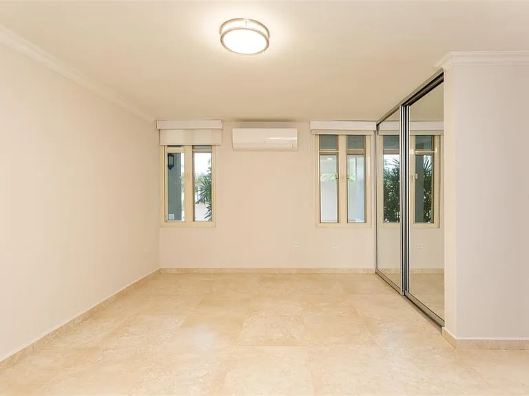 254 Sabanera — Photo 14