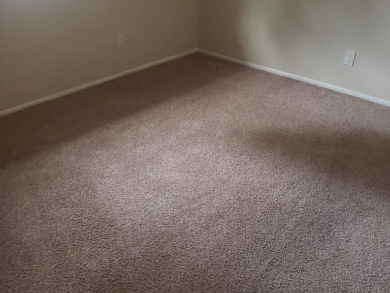2511 E Lockett Rd — Photo 7