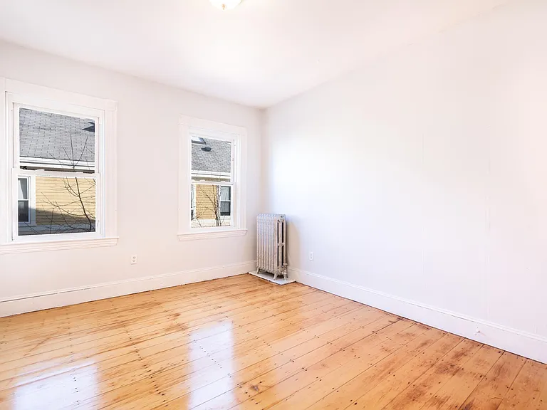 86 Brook St #3 — Photo 16