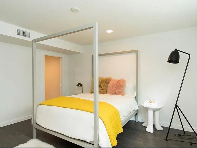 1410 Hyde Park Blvd #105 — Photo 11