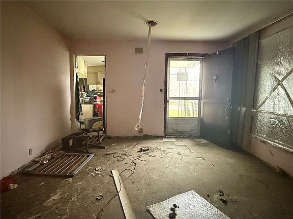3rd image of 151 Miller St
