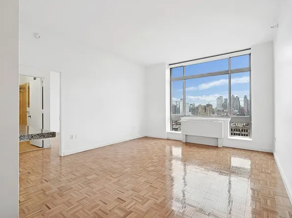 360 W 43rd St, New York, NY