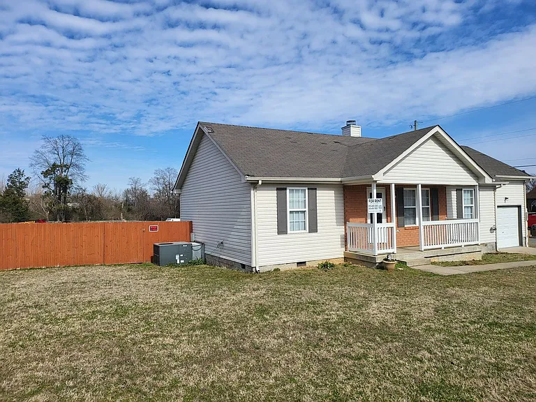 1900 Peaceful Brook Dr — Photo 5