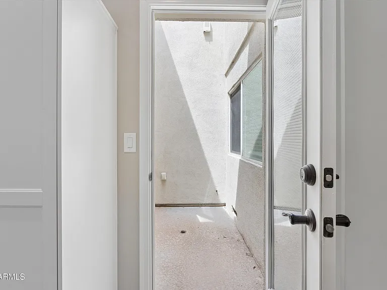 5401 E Beck Ln — Photo 34