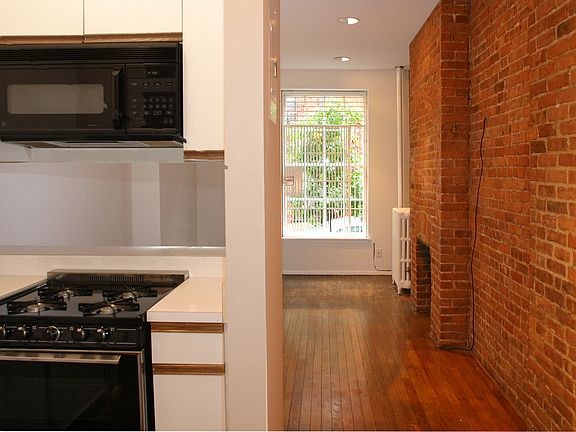 3rd image of 229 E 89th St APT 1FW
