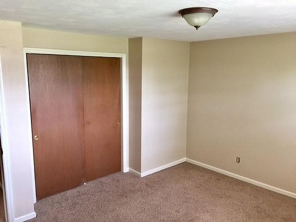 5th image of 7116 N Miramar Dr APT D