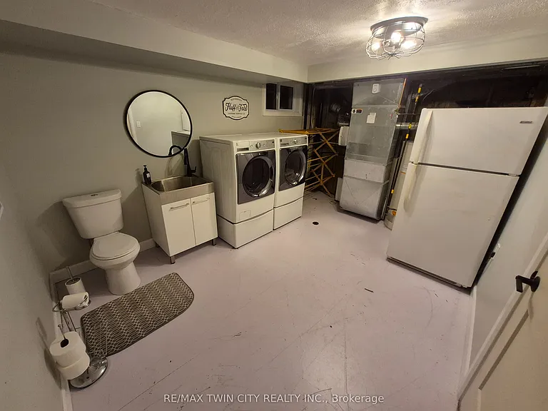 384 Pioneer Dr — Photo 21