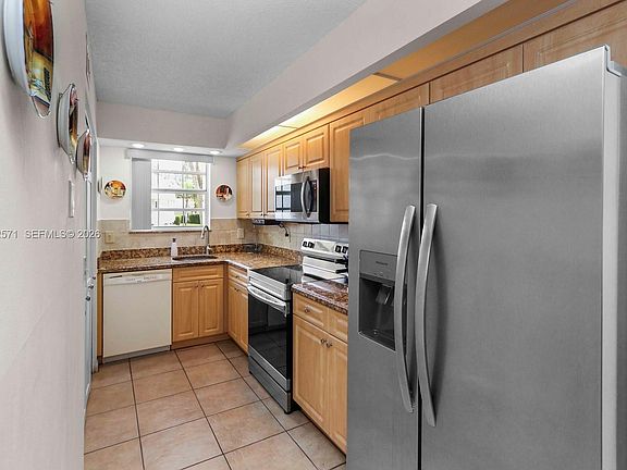 5th image of 2281 SE 27th Dr #103-G