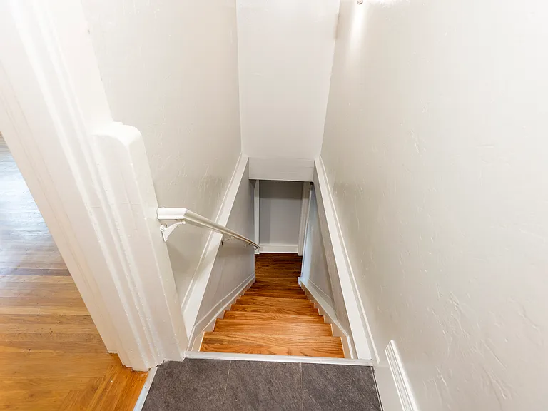 2921 Rawson St — Photo 33