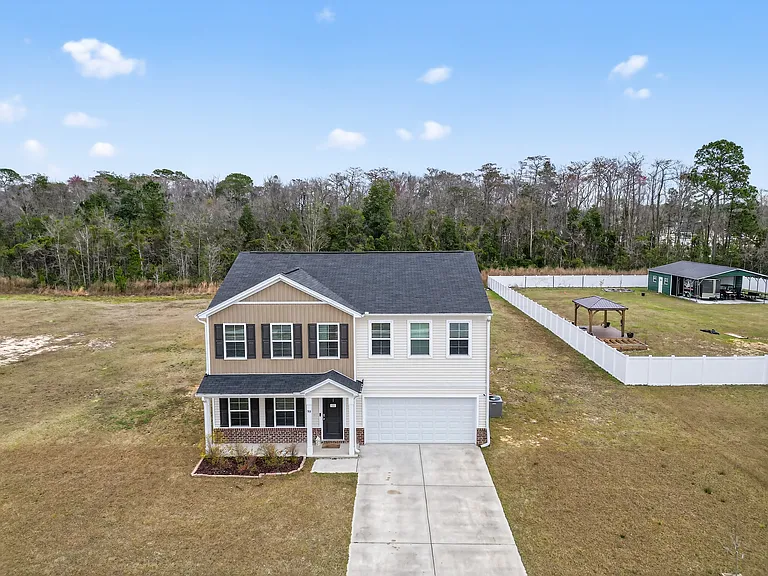 99 Blueberry Ct NE — Photo 2