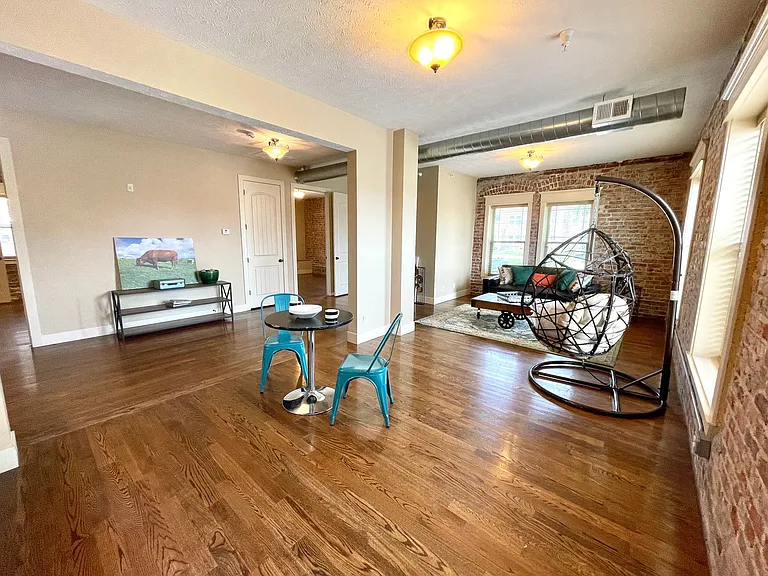 2934 Leavenworth St — Photo 117