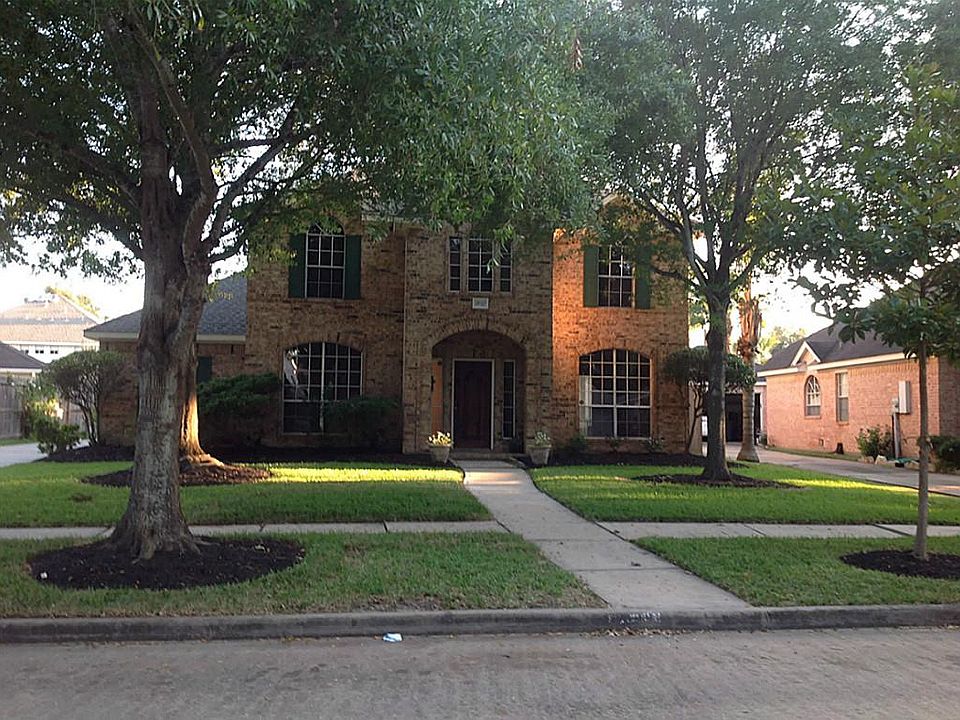 1st image of 2017 Pembroke Bay Dr