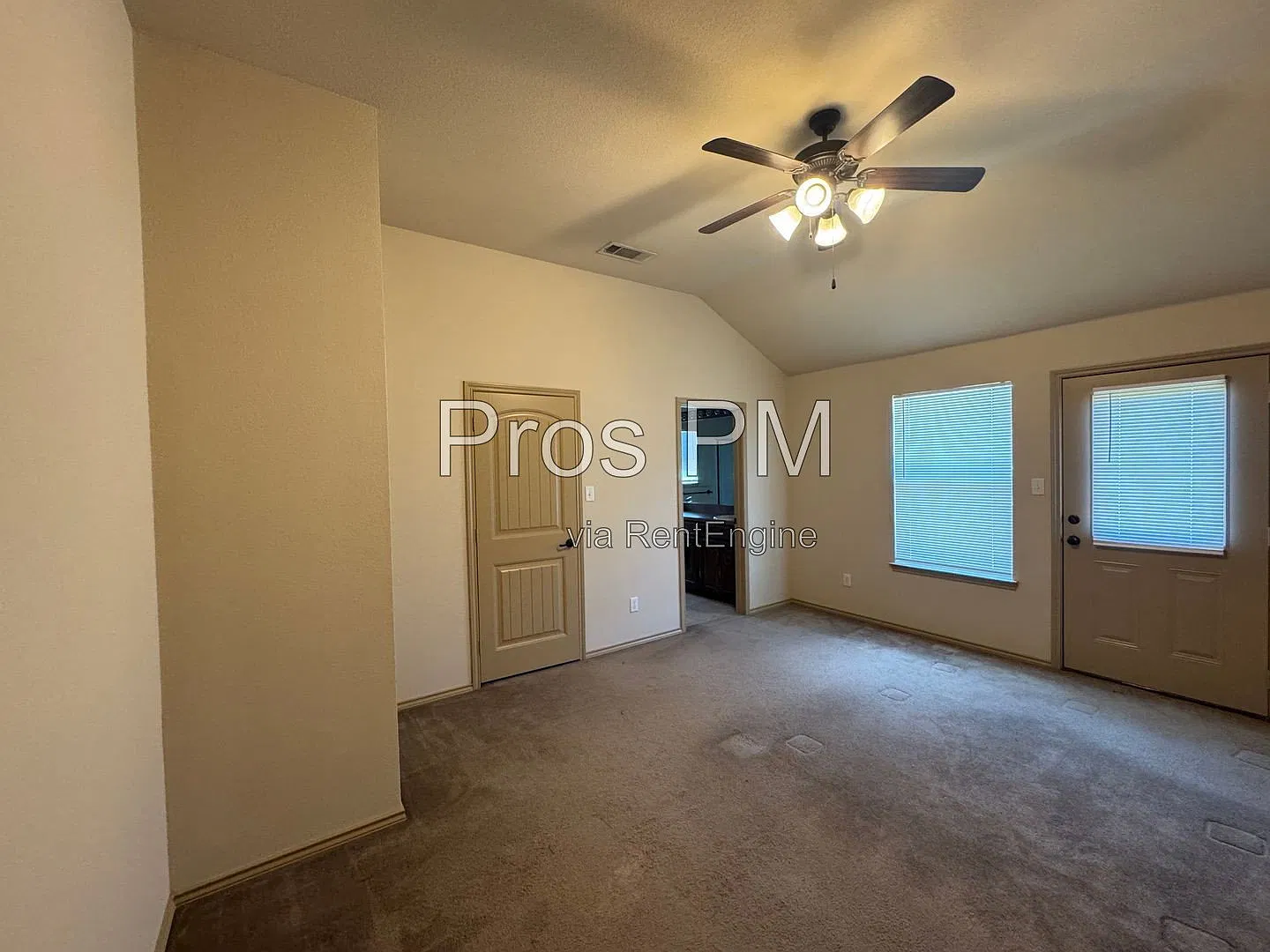 3 bed, 2.0 bath, 1442 sqft, $1,899 — Photo 3