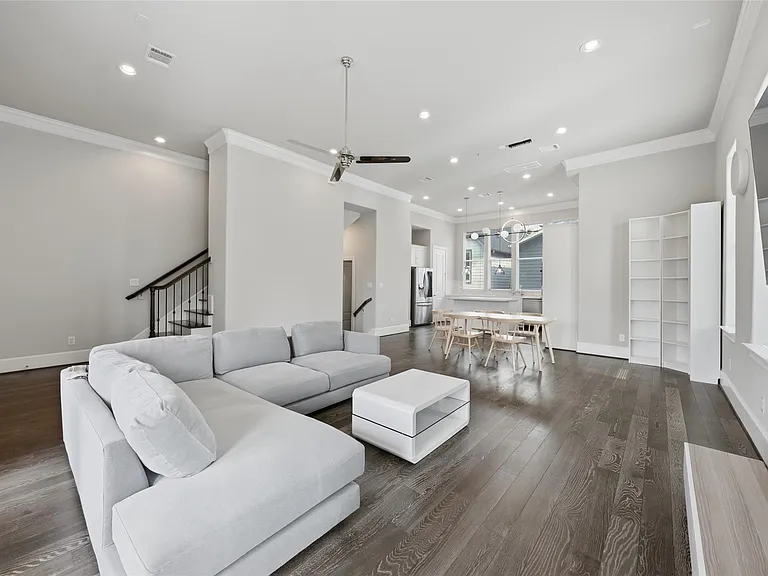 8612 Emnora Ln — Photo 18