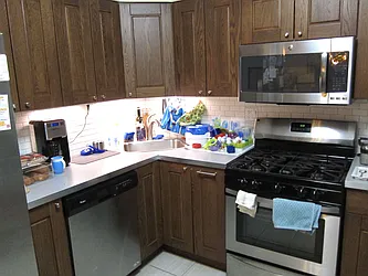 Rented by Zikos Realty Services