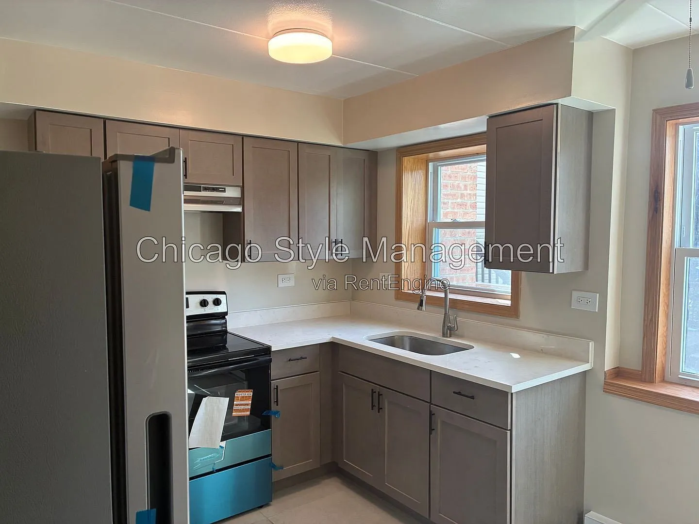 2 bed, 1.0 bath, $1,400 — Photo 4