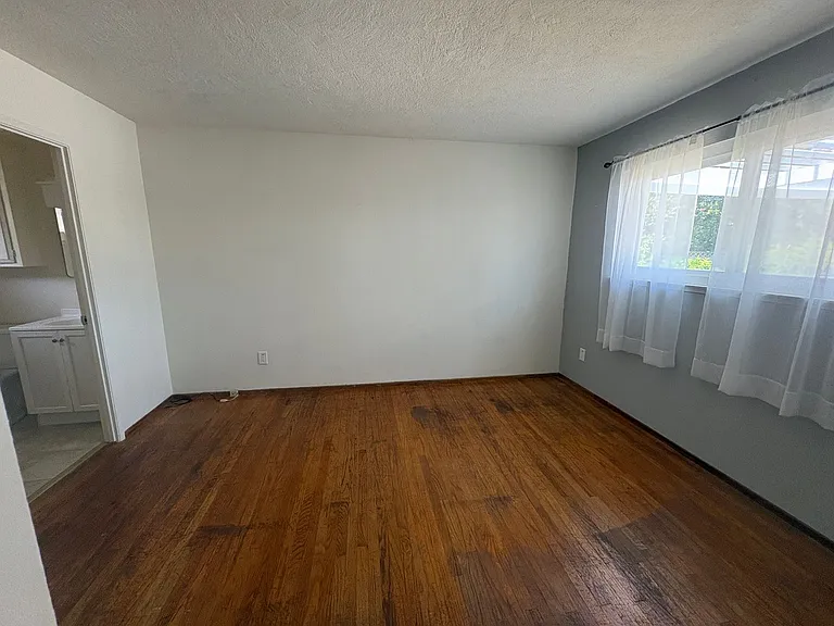 3046 Notre Dame Dr — Photo 10