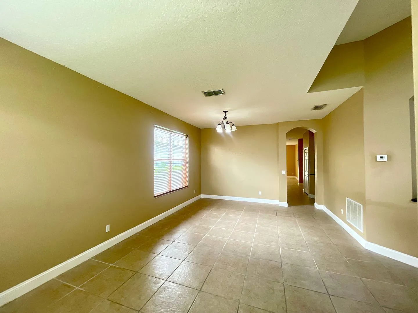 4 bed, 2.0 bath, 1862 sqft, $2,695 — Photo 2