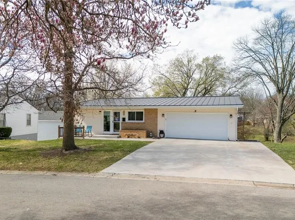 2710 SW Trail St, Saint Joseph, MO 64506