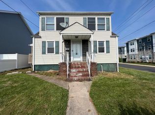 256 Columbus Ave, Woodbridge, NJ 07095