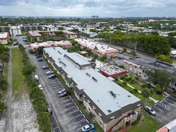495 SE 8th St APT 140, Deerfield Beach, FL 33441