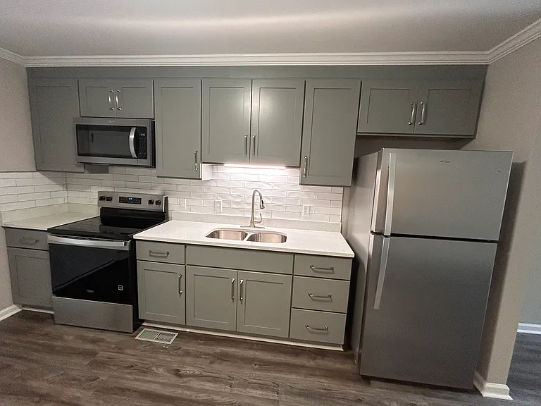 701 Colony Rd — Photo 2