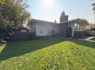8043 N Elbow Dr SW, Calgary, AB T2V 1K5