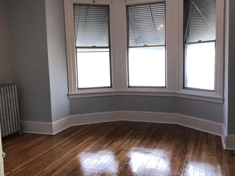 5132 Locust St — Photo 2