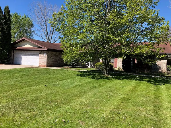 802 Tanager Trl, Howell, MI 48843