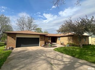 150 E Palmer St, Greenview, IL