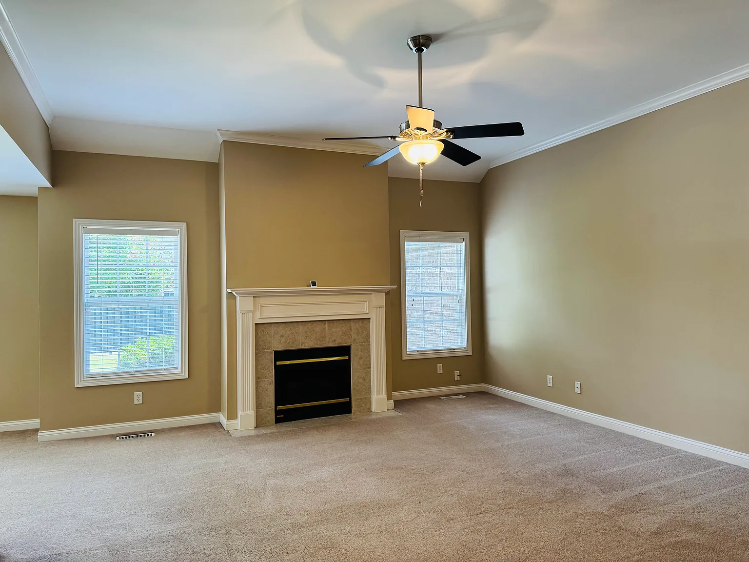 3 bed, 1741 sqft, $2,100 — Photo 3