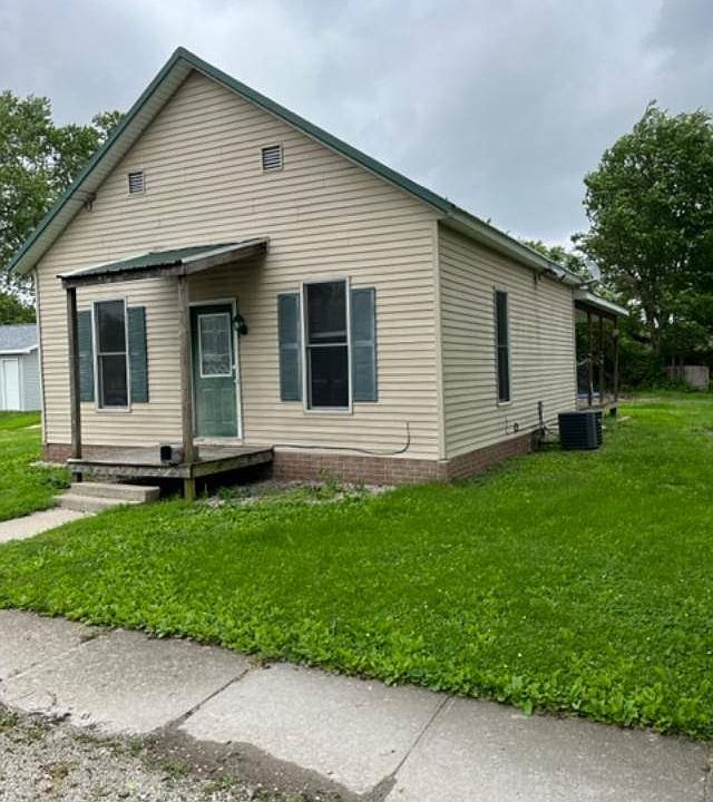 214 King St, White Hall, IL 62092 Zillow