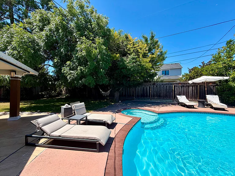 2723 Cherry Ave — Photo 32