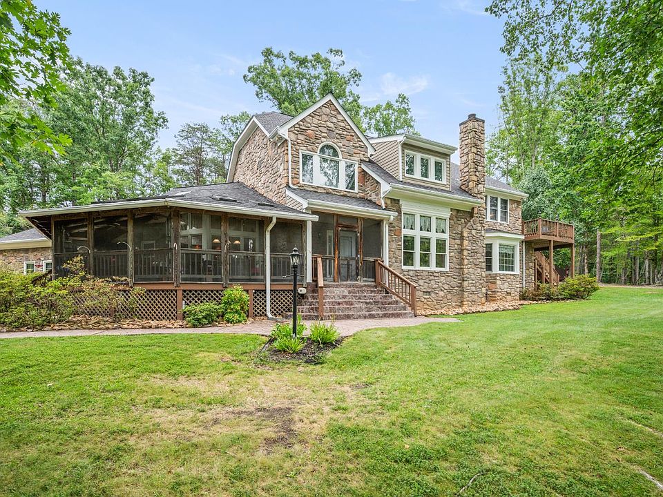 1st image of 372 Hidden Treasure Ln