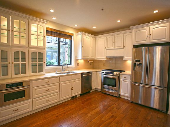 5th image of 10410 NE 12th St
