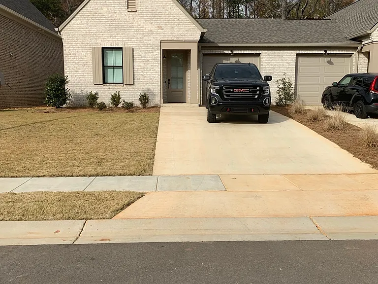 1136 Stonebrook Ln — Photo 1