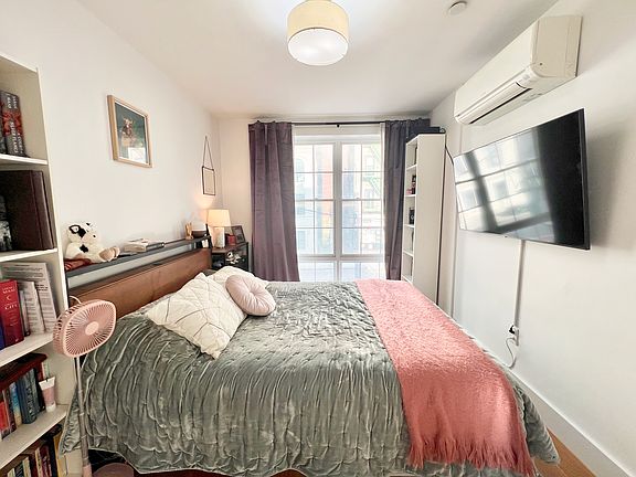 5th image of 302 Nostrand Ave #2
