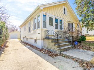 822 Croghan Ave, Joliet, IL 60436