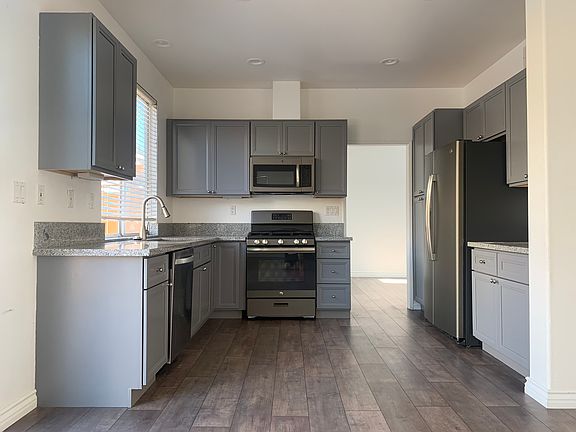 4th image of 941 Camino Del Sol