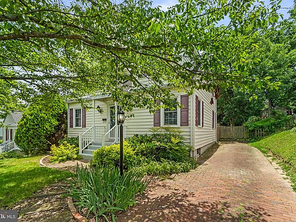 3rd image of 107 Oakway Rd