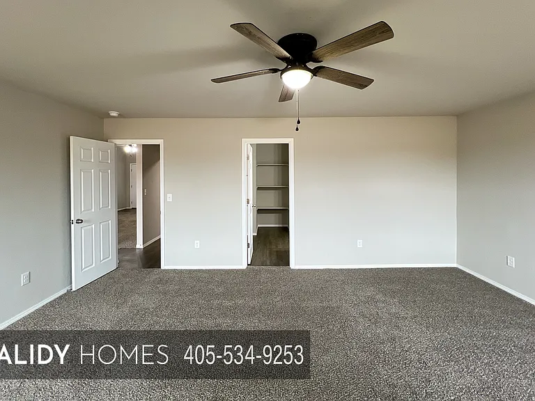 4301 Driftwood Dr — Photo 8