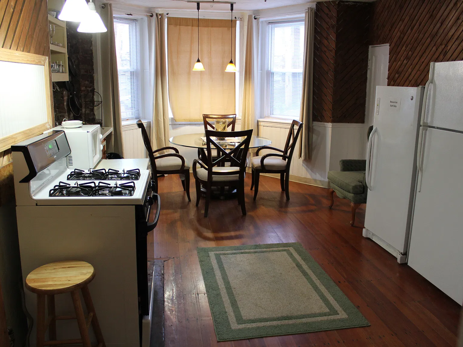 1 bed, 700 sqft, $1,600 — Photo 1