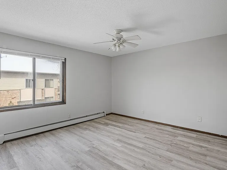 Highland Gables Apartments — Photo 10
