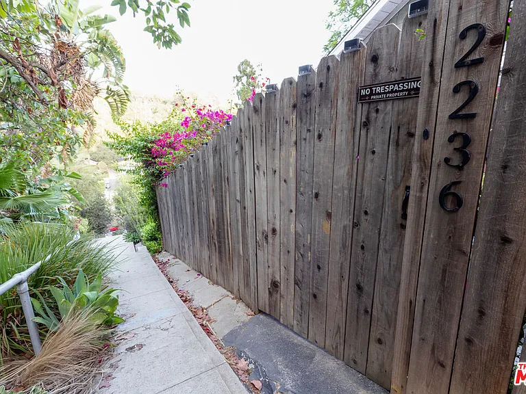 2236 Loma Vista Pl #2 — Photo 17