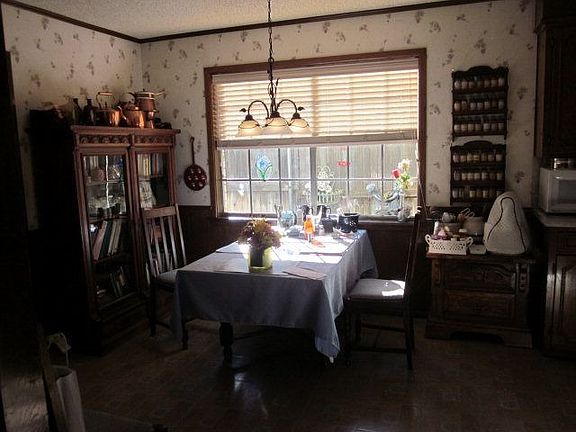 4th image of 2823 Metz Dr